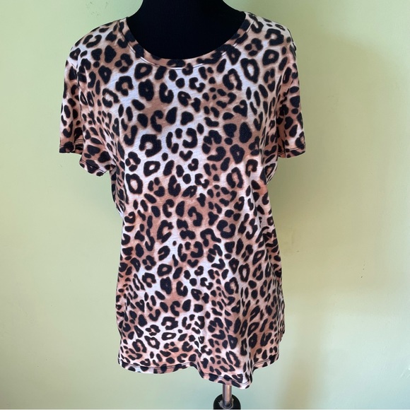 PINK VICTORIAS SECRET LEOPARD GRAPHIC PRINT T SHIRT SIZE SMALL - Picture 1 of 5